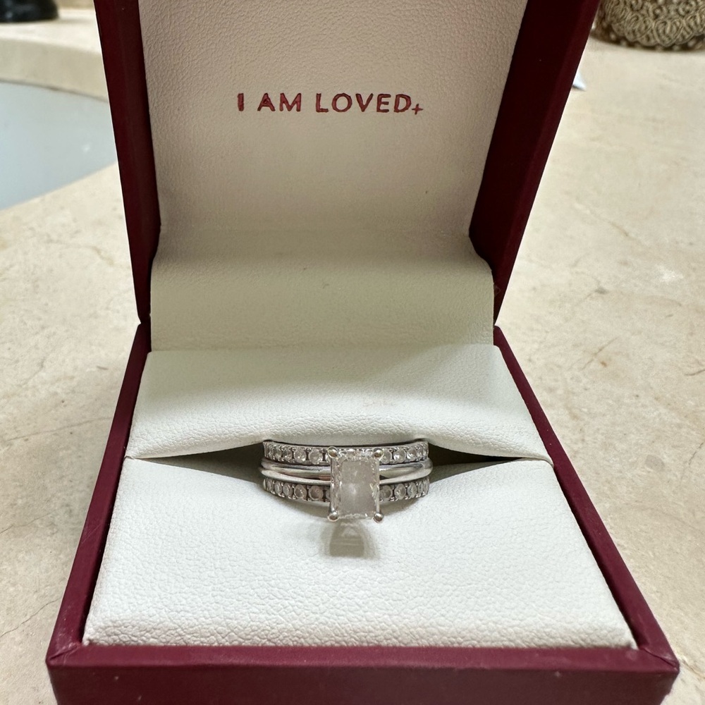 Elegant Silver Ring with White Stone